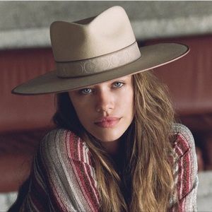 Lack of color ivory rancher hat